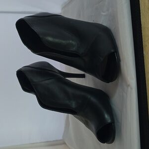 Nine West open toe black leather booties